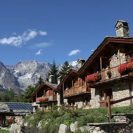 Au Coeur Des Neiges Resort Spa & Free E-Bike Courmayeur