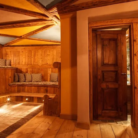 Au Coeur Des Neiges Resort Spa & Free E-Bike Courmayeur