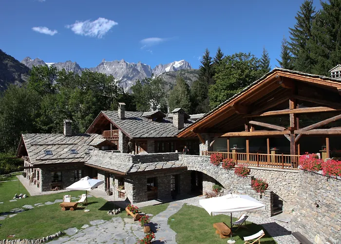 Au Coeur Des Neiges Resort Spa & Free E-Bike Resort 4*