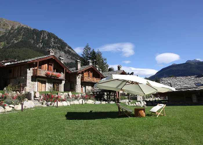 Au Coeur Des Neiges Resort Spa & Free E-Bike Resort Courmayeur